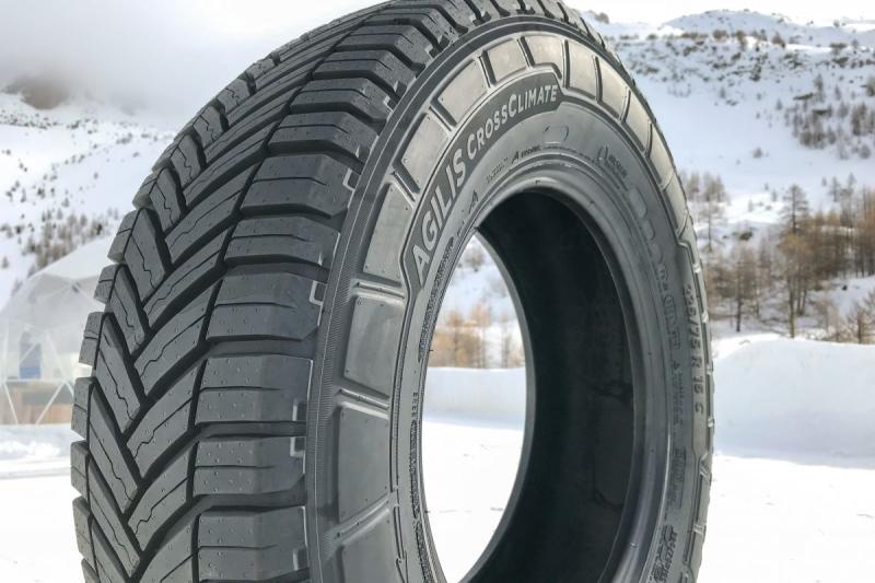 MICHELIN-19570-R15-104102T-AGILIS-CROSSCLIMATE-C-A-273Kistgk-n